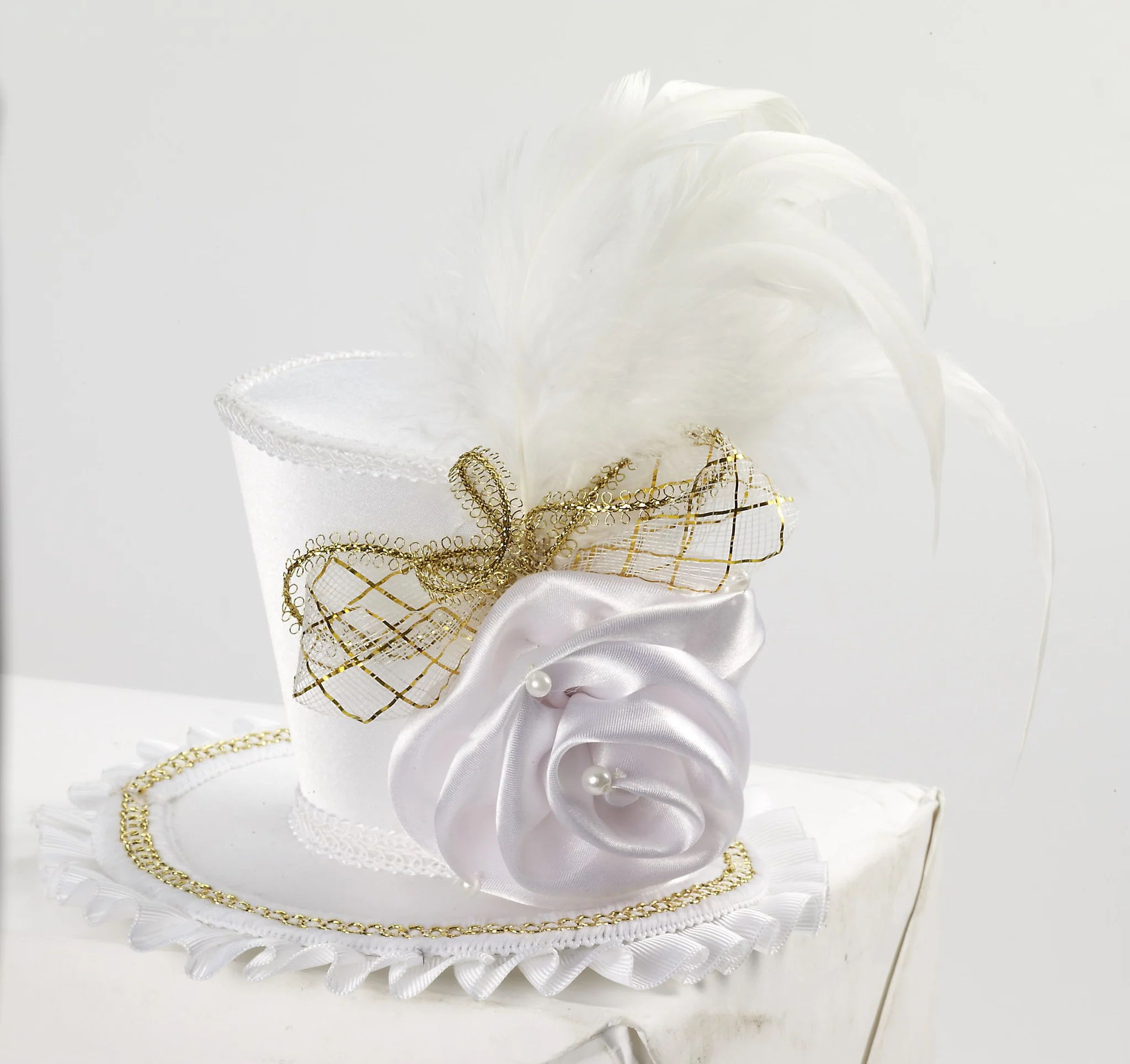 Mini Top Hat W/Rose-White